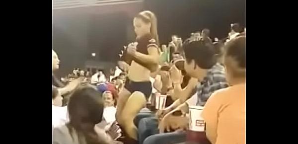  Chica de Culiacan Bailando en Estadio Tomateros Culiacan